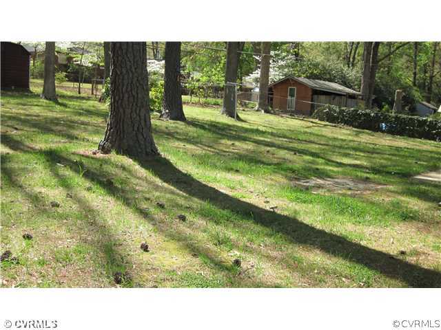6923 Shawnee Road Richmond, VA 23225 - Photo 11 of 12 Exterior Back