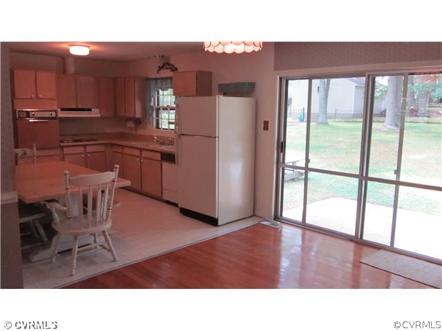 6923 Shawnee Road Richmond, VA 23225 - Photo 3 of 12 Den/Family/Great Room - Den & Kitchen