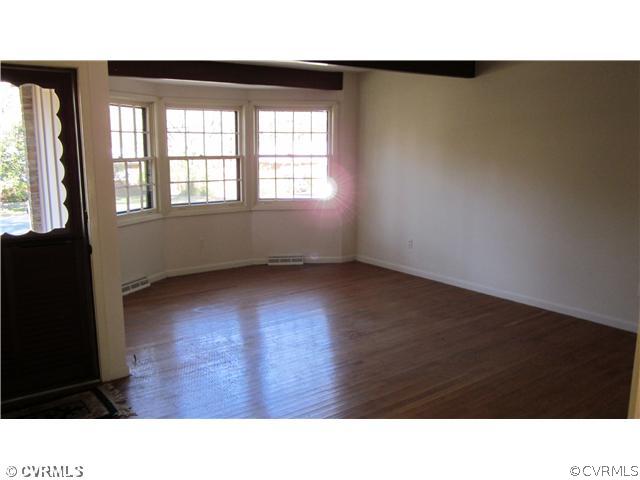6923 Shawnee Road Richmond, VA 23225 - Photo 4 of 12 Living Room