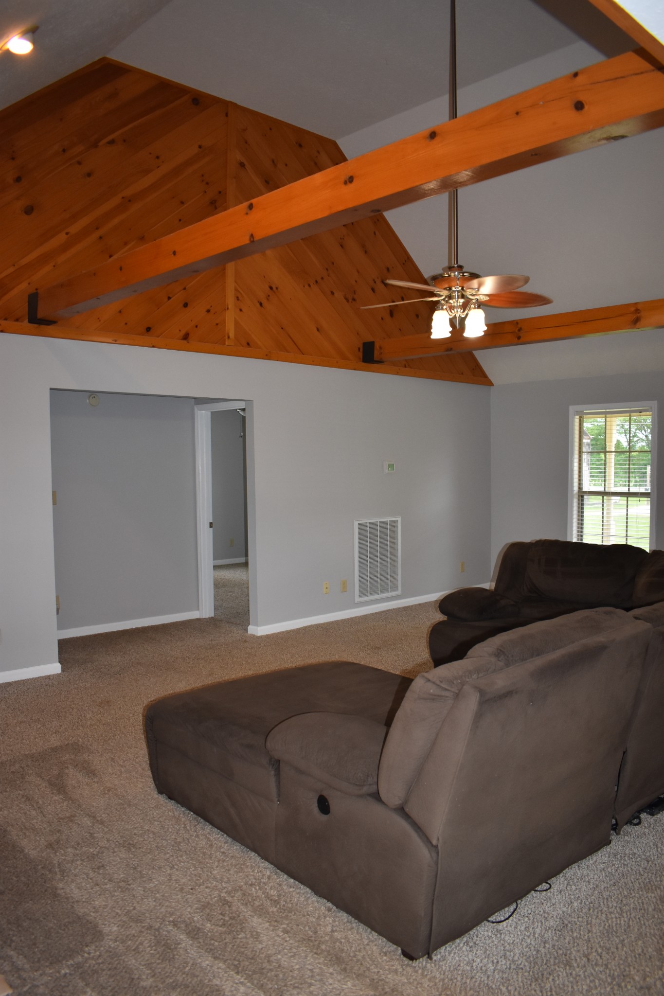 2466 Hinton Road Clarksville, TN 37043 - Photo 6 of 27 Gallery Image 6