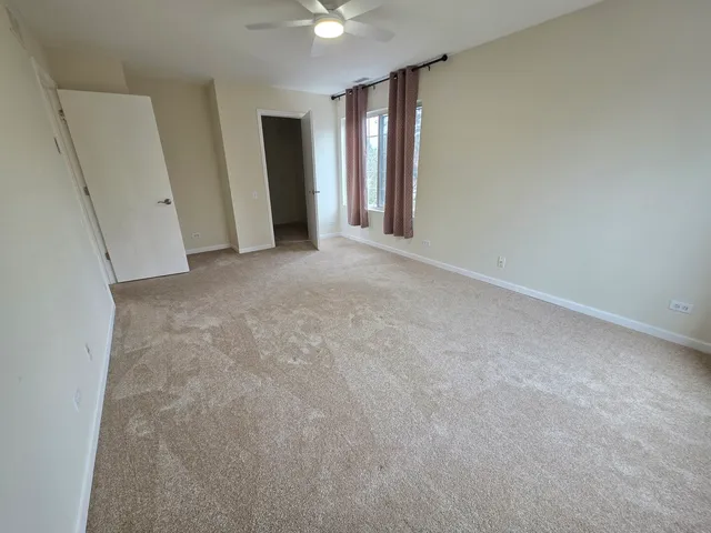 $2,100 | 482 Betsy Ross Court, Unit 482, Aurora, IL 60504