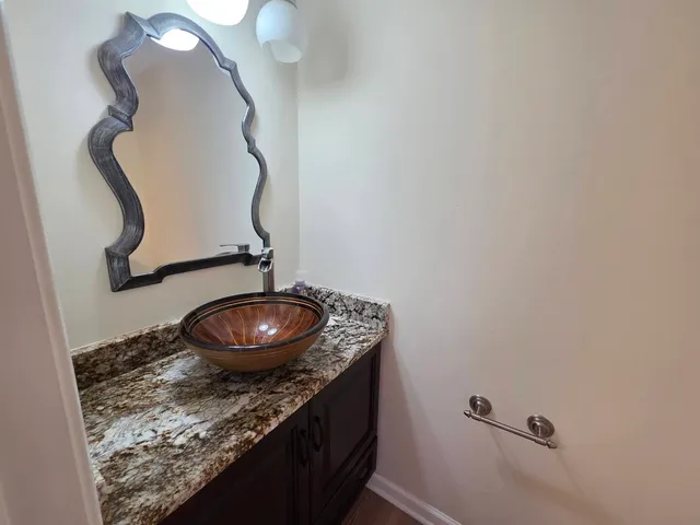 $2,100 | 482 Betsy Ross Court, Unit 482, Aurora, IL 60504