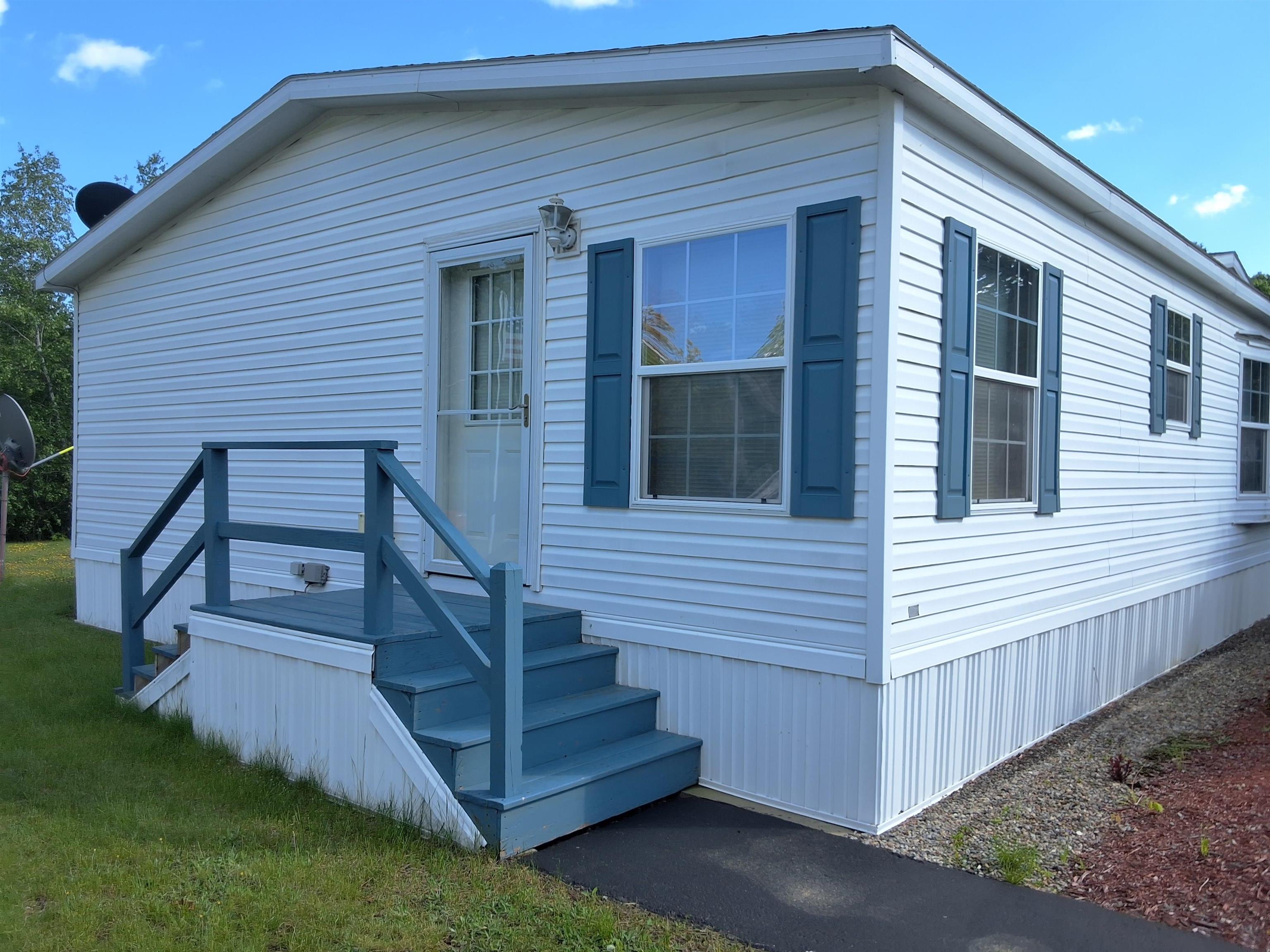 62 Seneca Street Rochester, NH 03867 - Photo 2 of 16