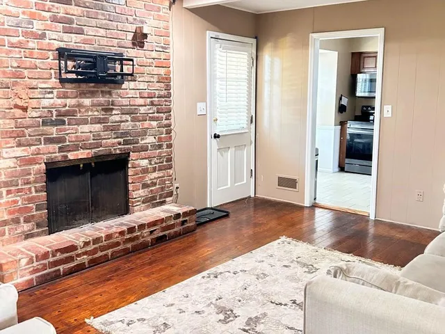 $210,000 | 4406 East 108th Street, Kansas City, MO 64137