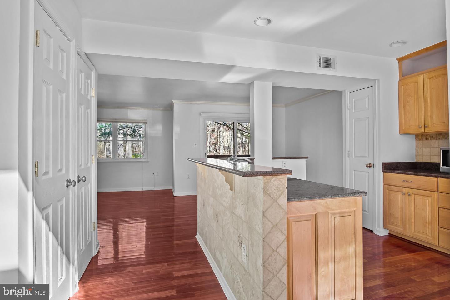2394 Cloudcroft Square Reston, VA 20191 - Photo 3 of 31
