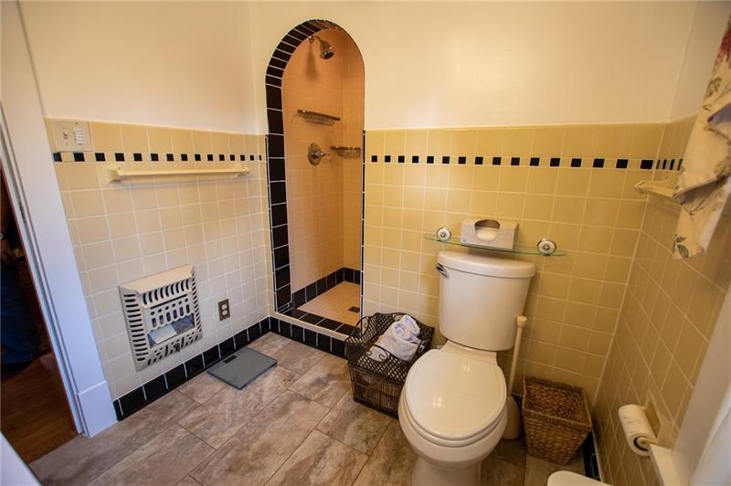 1058 Highland Road Sharon, PA 16146 - Photo 15 of 25 MASTER BATH