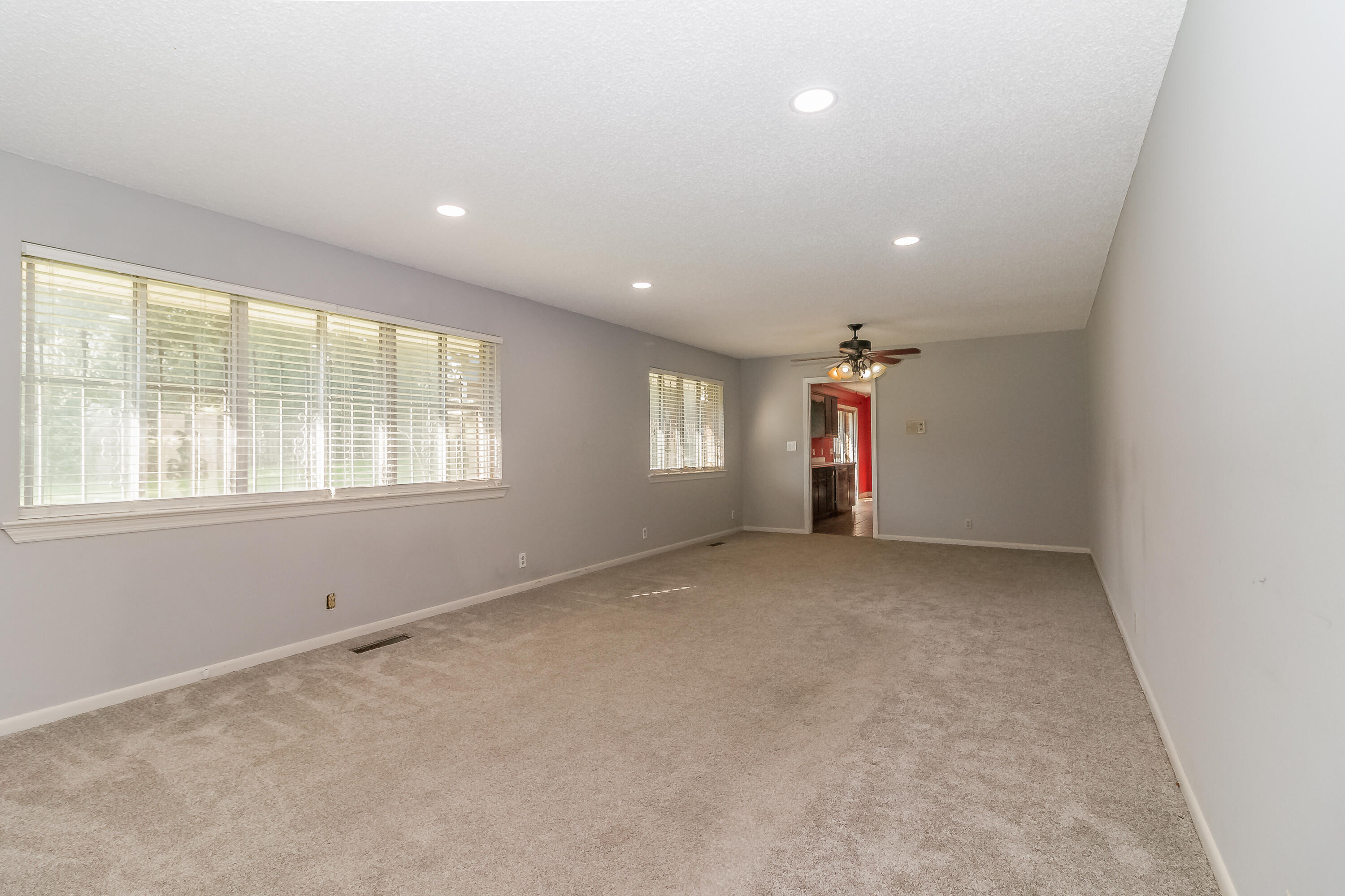 59 Stuart Road Fort Oglethorpe, GA 30742 - Photo 4 of 46 Living Room