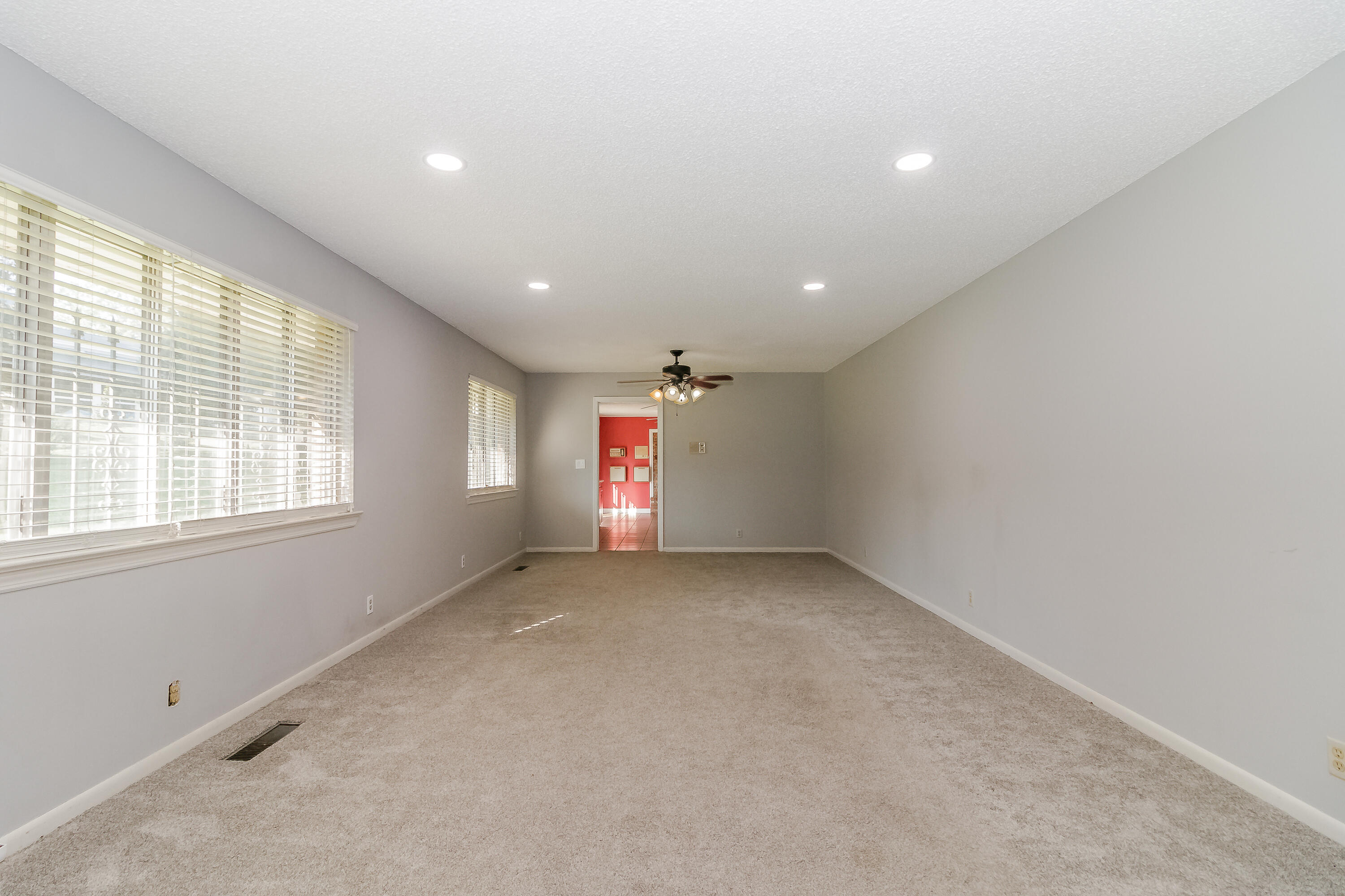 59 Stuart Road Fort Oglethorpe, GA 30742 - Photo 5 of 46 Living Room