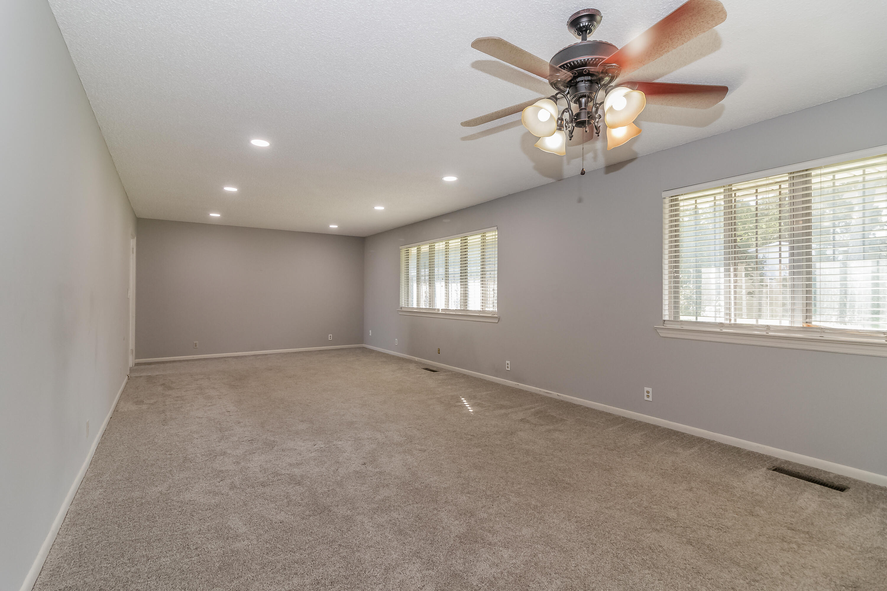 59 Stuart Road Fort Oglethorpe, GA 30742 - Photo 6 of 46 Living Room