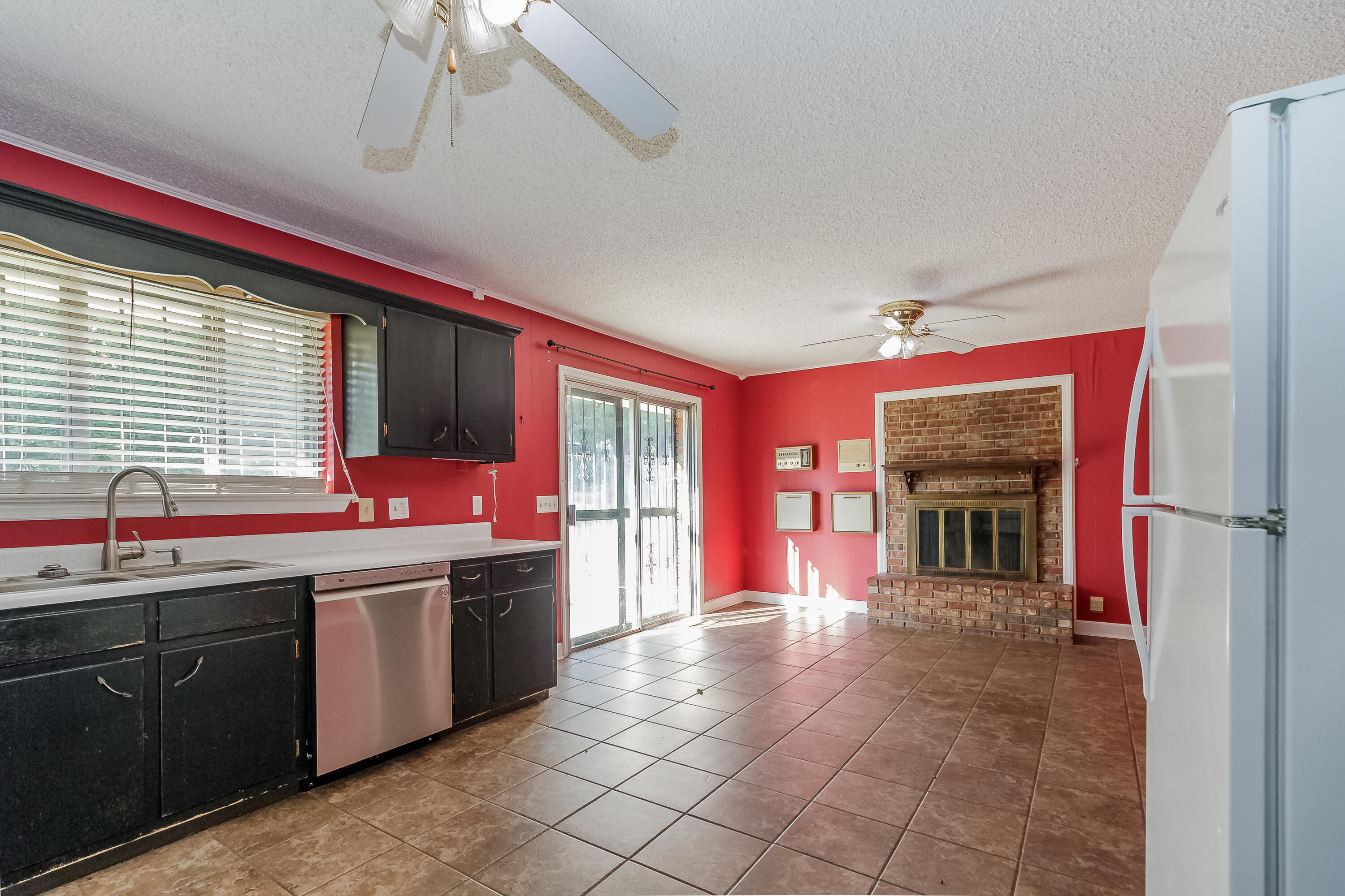 59 Stuart Road Fort Oglethorpe, GA 30742 - Photo 8 of 46 Kitchen / Dining