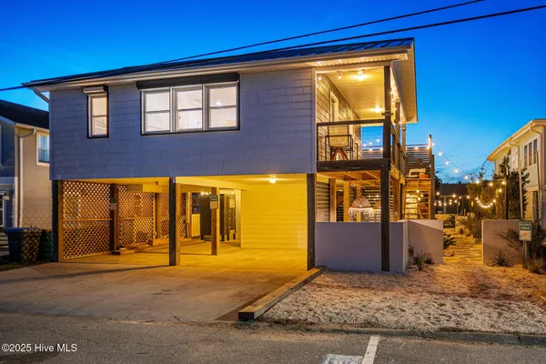 $999,900 | 135 North 3rd Avenue, Kure Beach, NC 28449