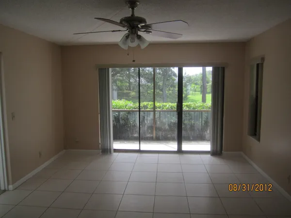 $1,850 | 3732 Savoy Lane, Unit F1, West Palm Beach, FL 33417