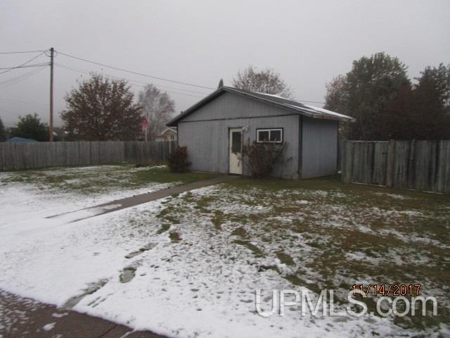1404 Curry Road Norway, MI 49870 - Photo 3 of 12