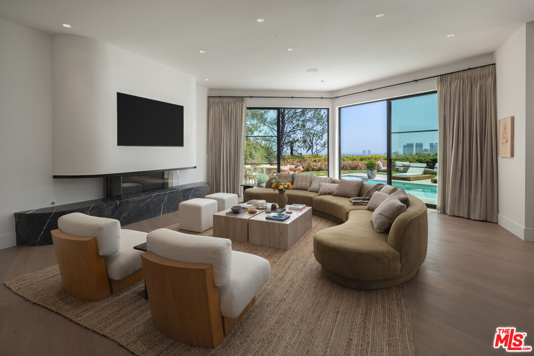 1122 La Altura Road Beverly Hills, CA 90210 - Photo 5 of 44