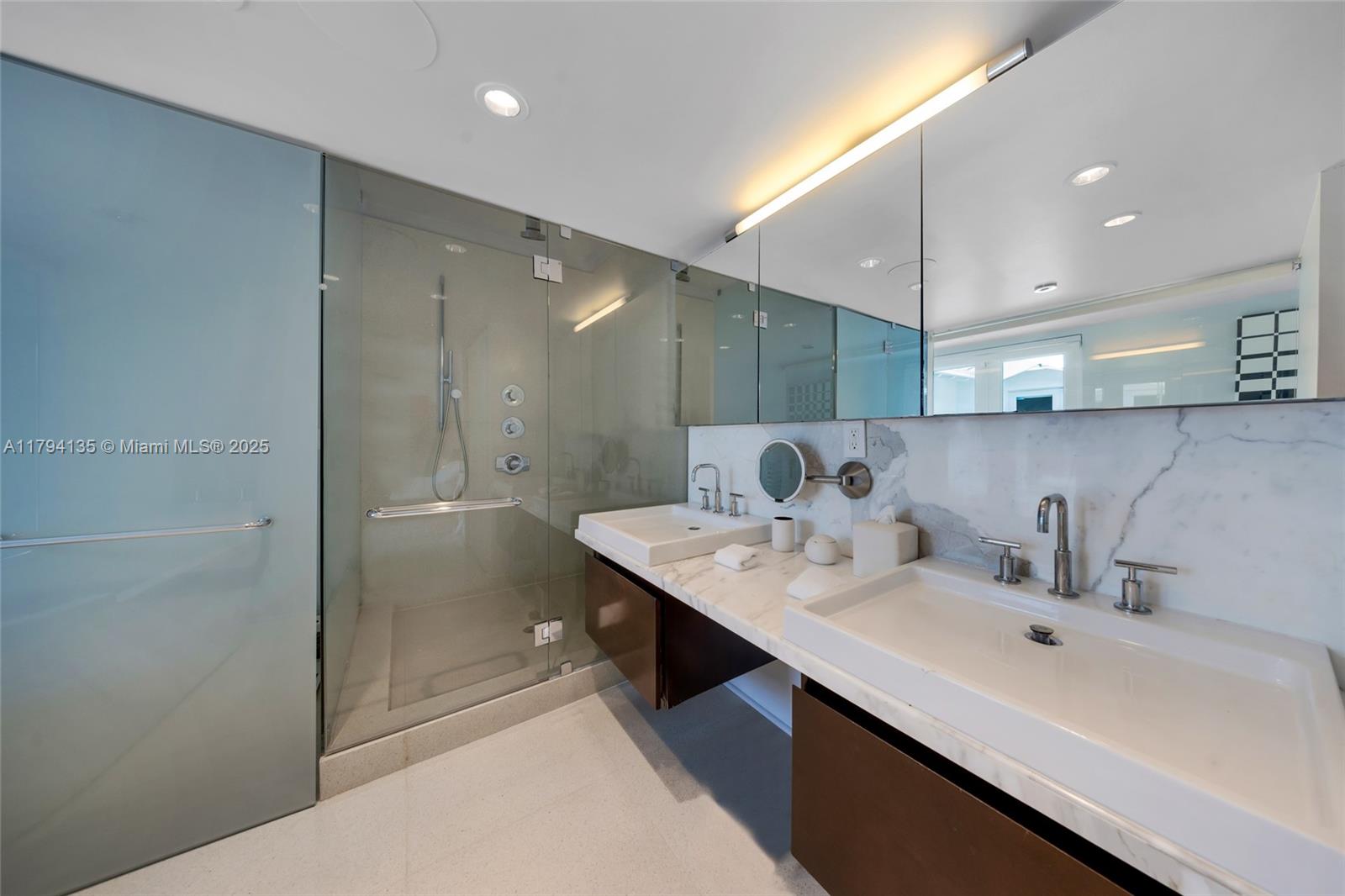 5460 Alton Road Miami Beach, FL 33140 - Photo 15 of 67