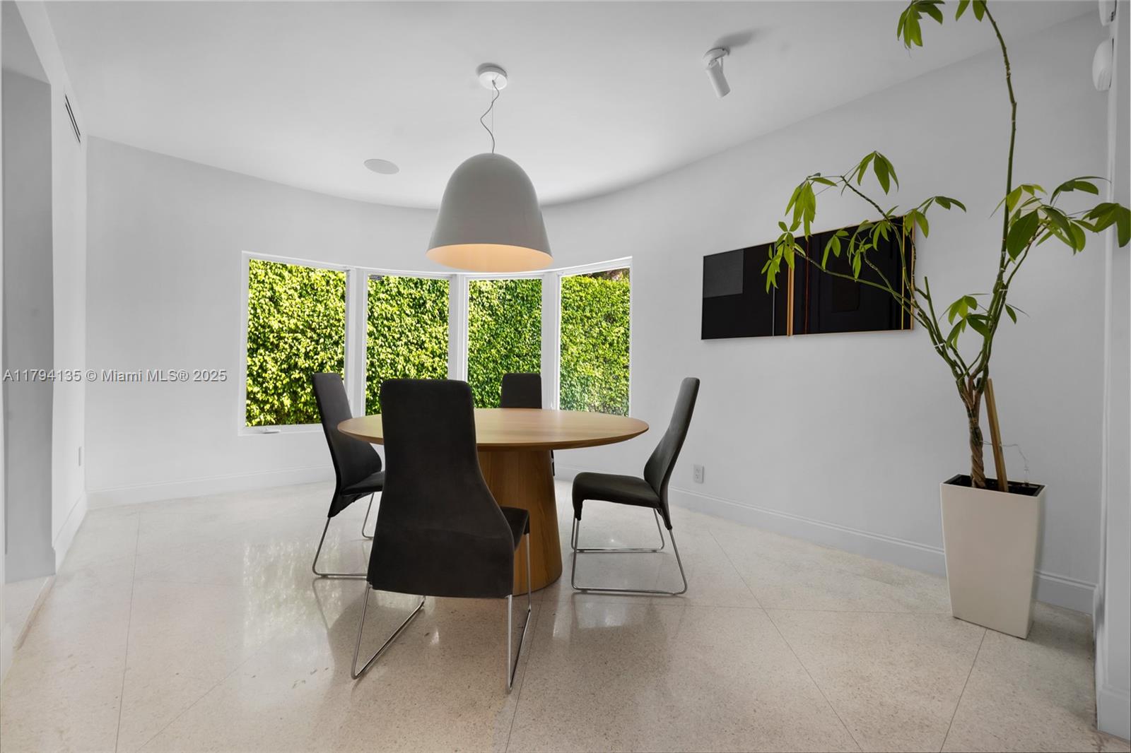 5460 Alton Road Miami Beach, FL 33140 - Photo 27 of 67