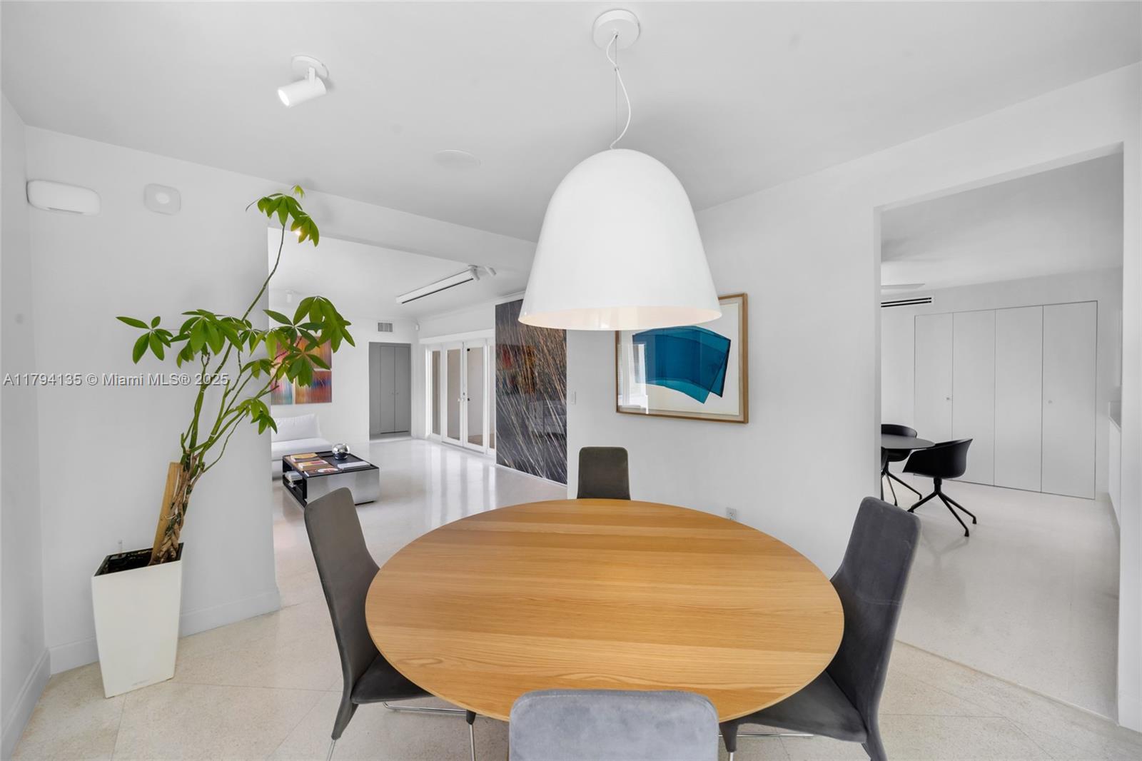 5460 Alton Road Miami Beach, FL 33140 - Photo 29 of 67