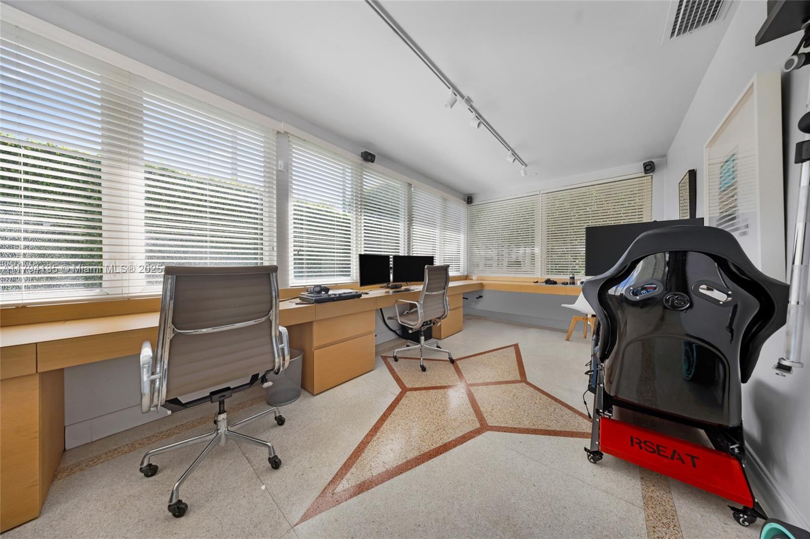 5460 Alton Road Miami Beach, FL 33140 - Photo 34 of 67