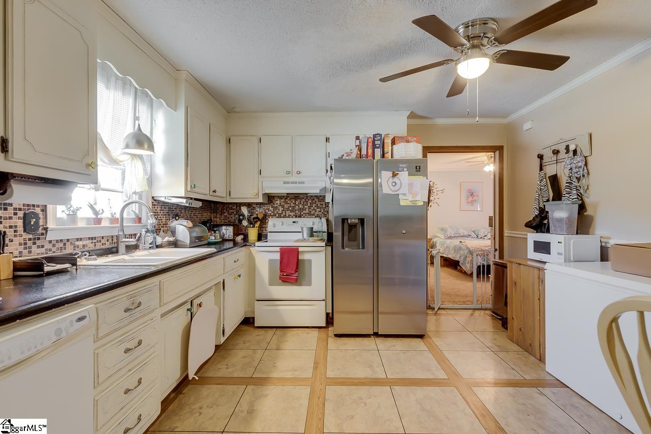 819 Beech Springs Road Pelzer, SC 29669 - Photo 19 of 36