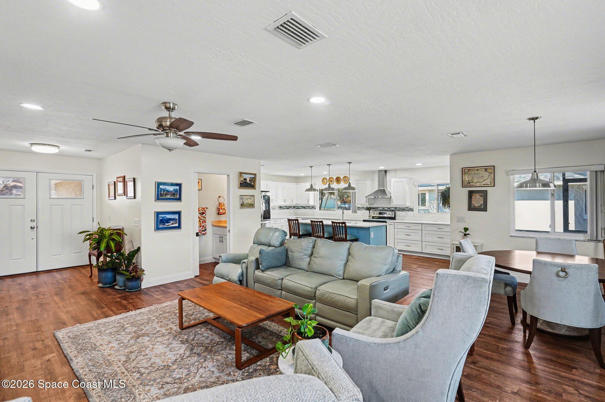 1311 Independence Avenue Melbourne, FL 32940 - Photo 5 of 38 005_file_9710