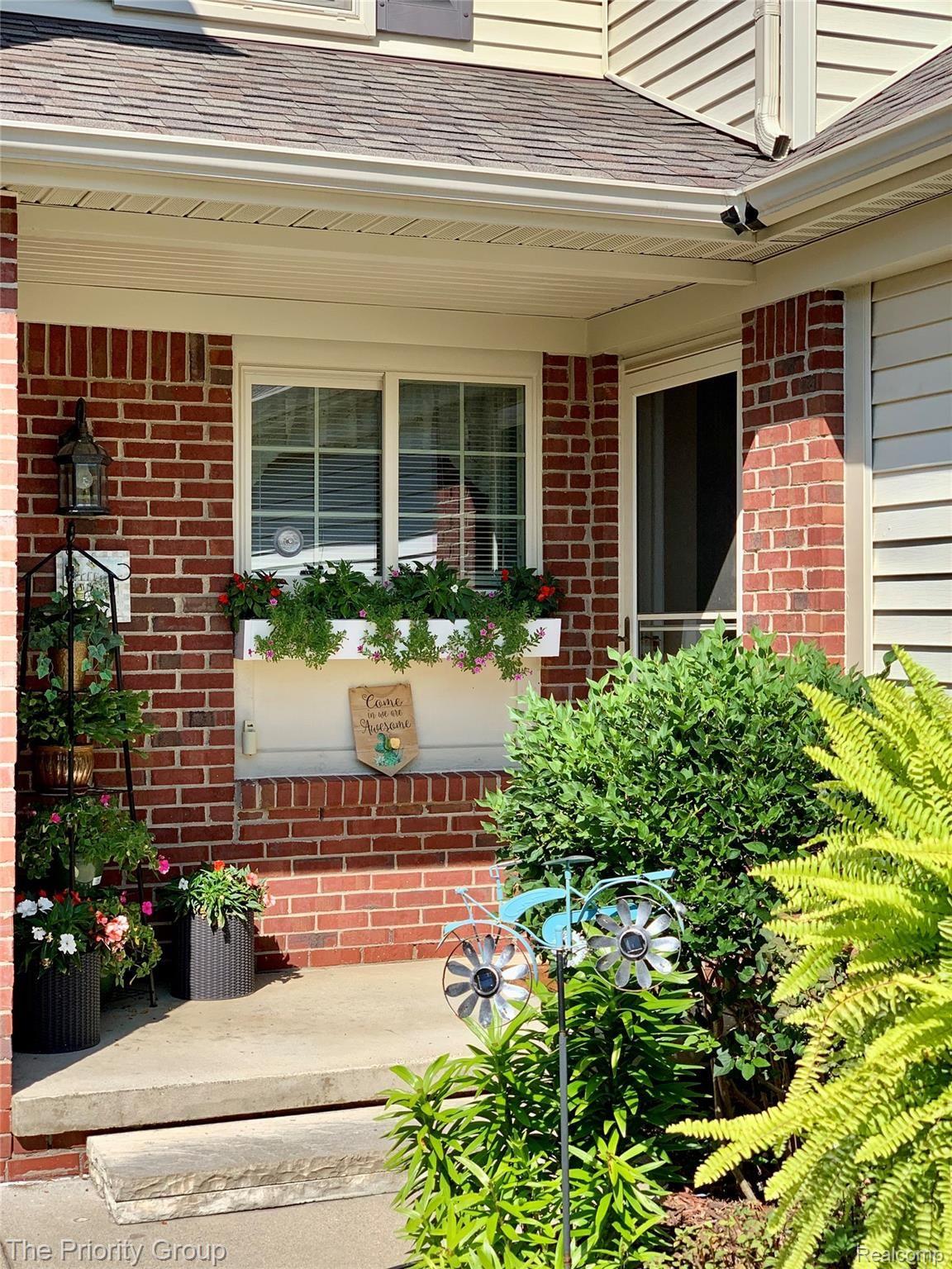 4649 Summer Ridge Drive Howell, MI 48843 - Photo 3 of 24 9970B1DD-7E1D-461E-BFDB-D666906FD0C1_1_201_a.jpeg
