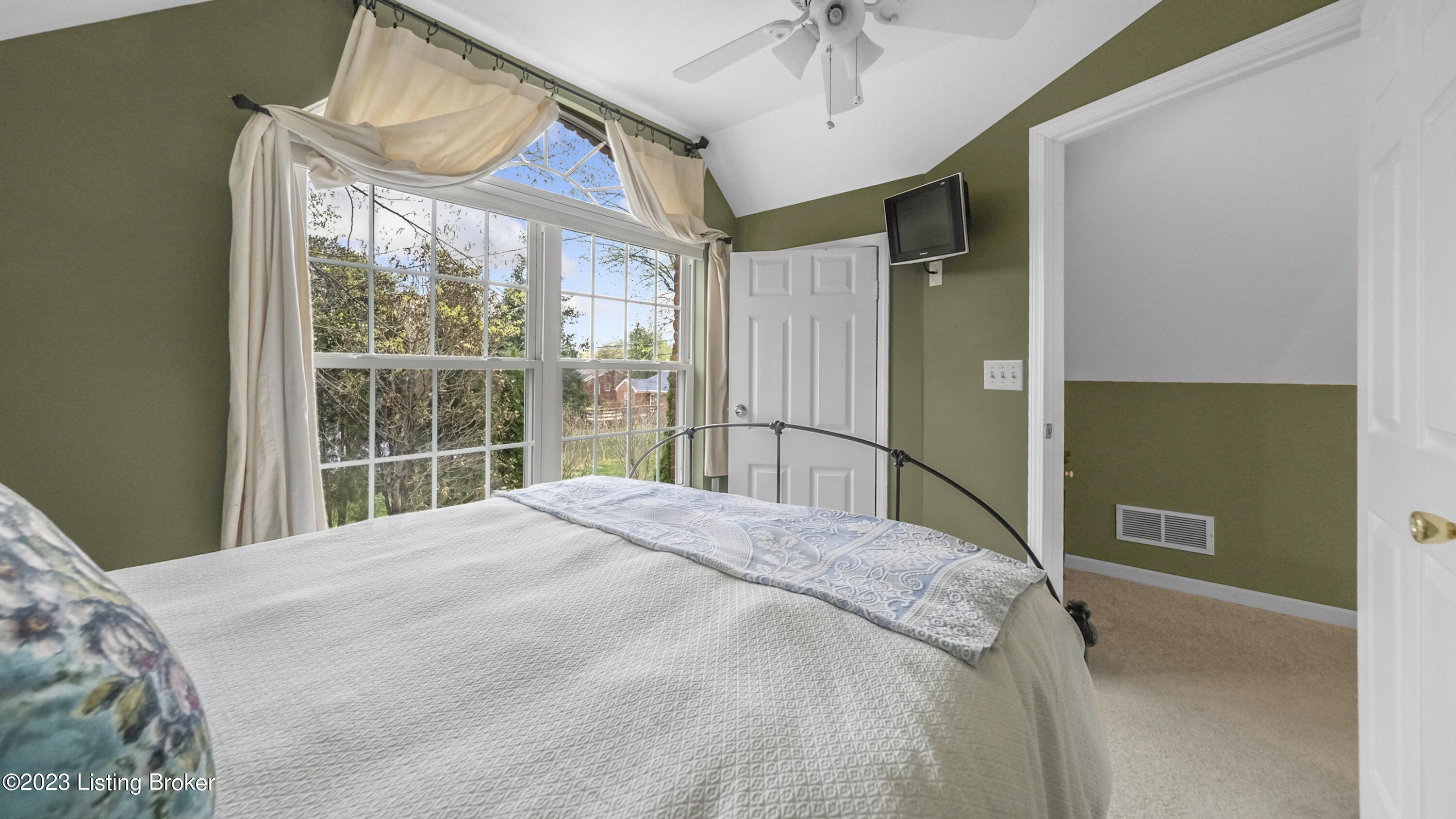 214 Woodcleft Road Louisville, KY 40222 - Photo 41 of 69 214 Woodcleft Road-1039