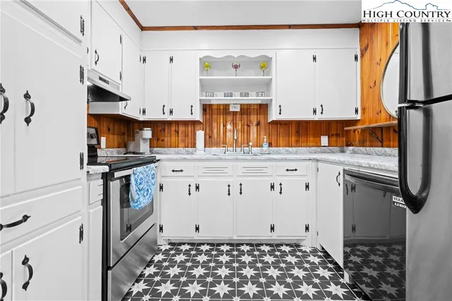 $449,000 | 160 West Grandview Heights, Boone, NC 28607