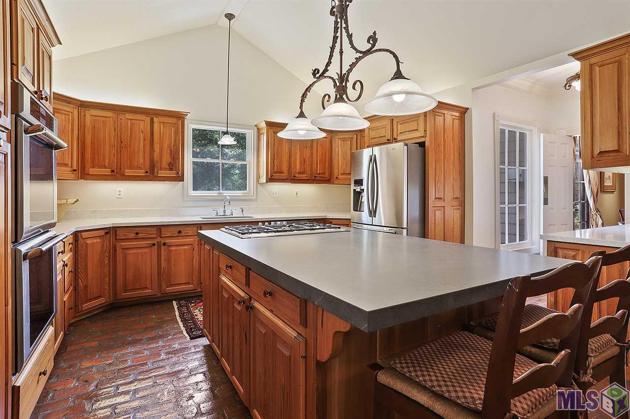 243 University Highlands Court Baton Rouge, LA 70808 - Photo 8 of 33 Gallery Image 8