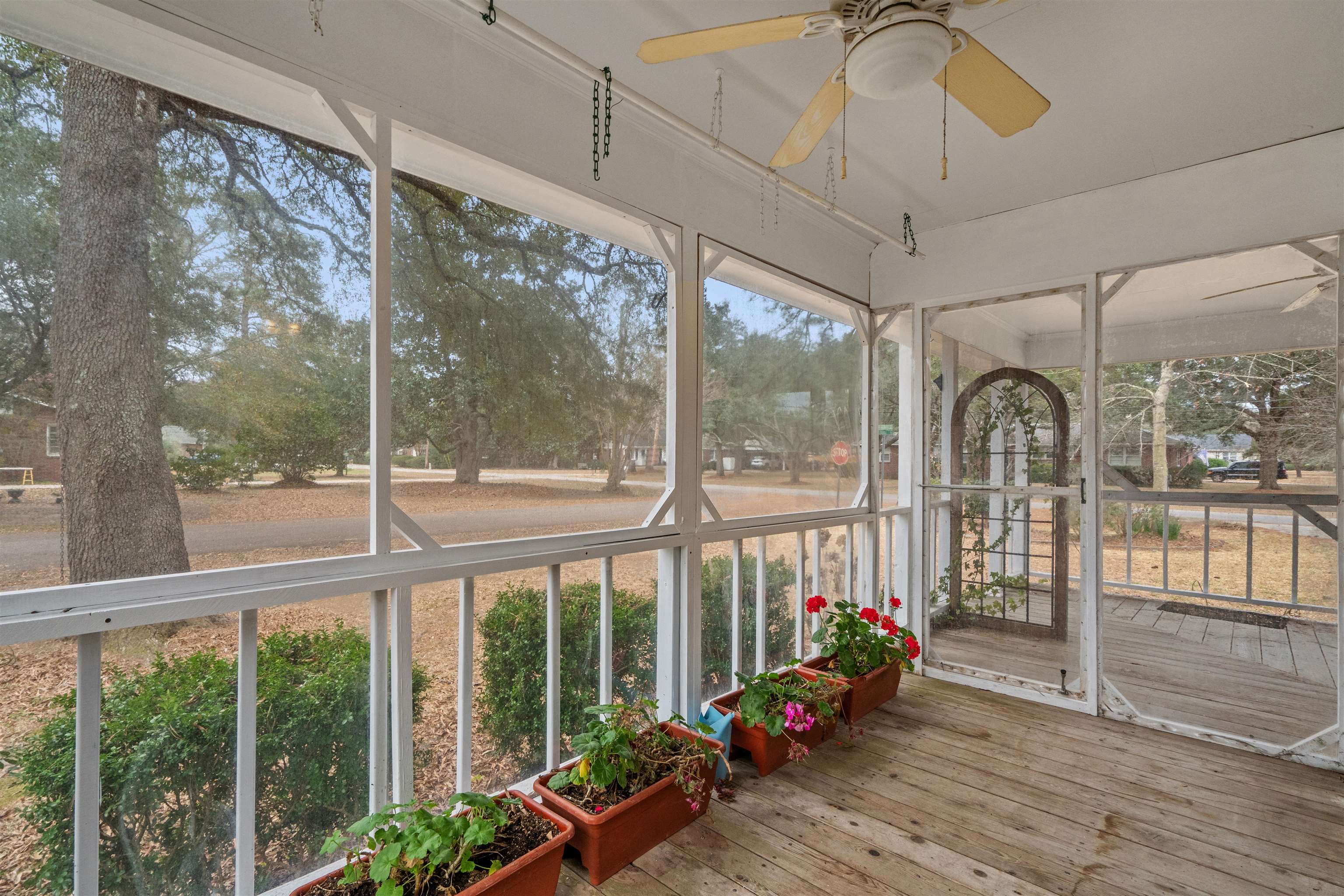 206 Magrath Avenue Conway, SC 29526 - Photo 4 of 40