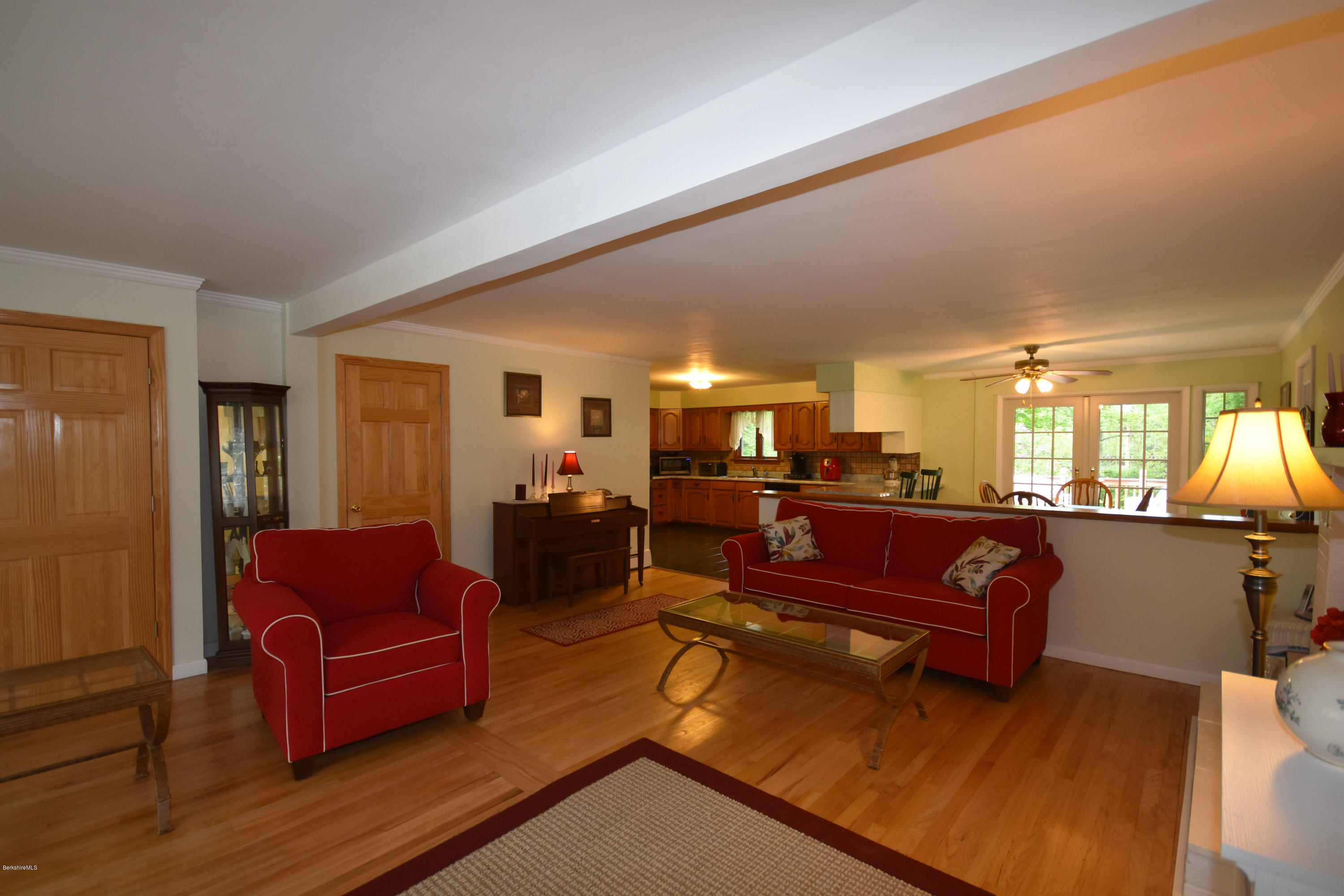 489 South Washington State Road Washington, MA 01223 - Photo 10 of 49 a living room with furniture