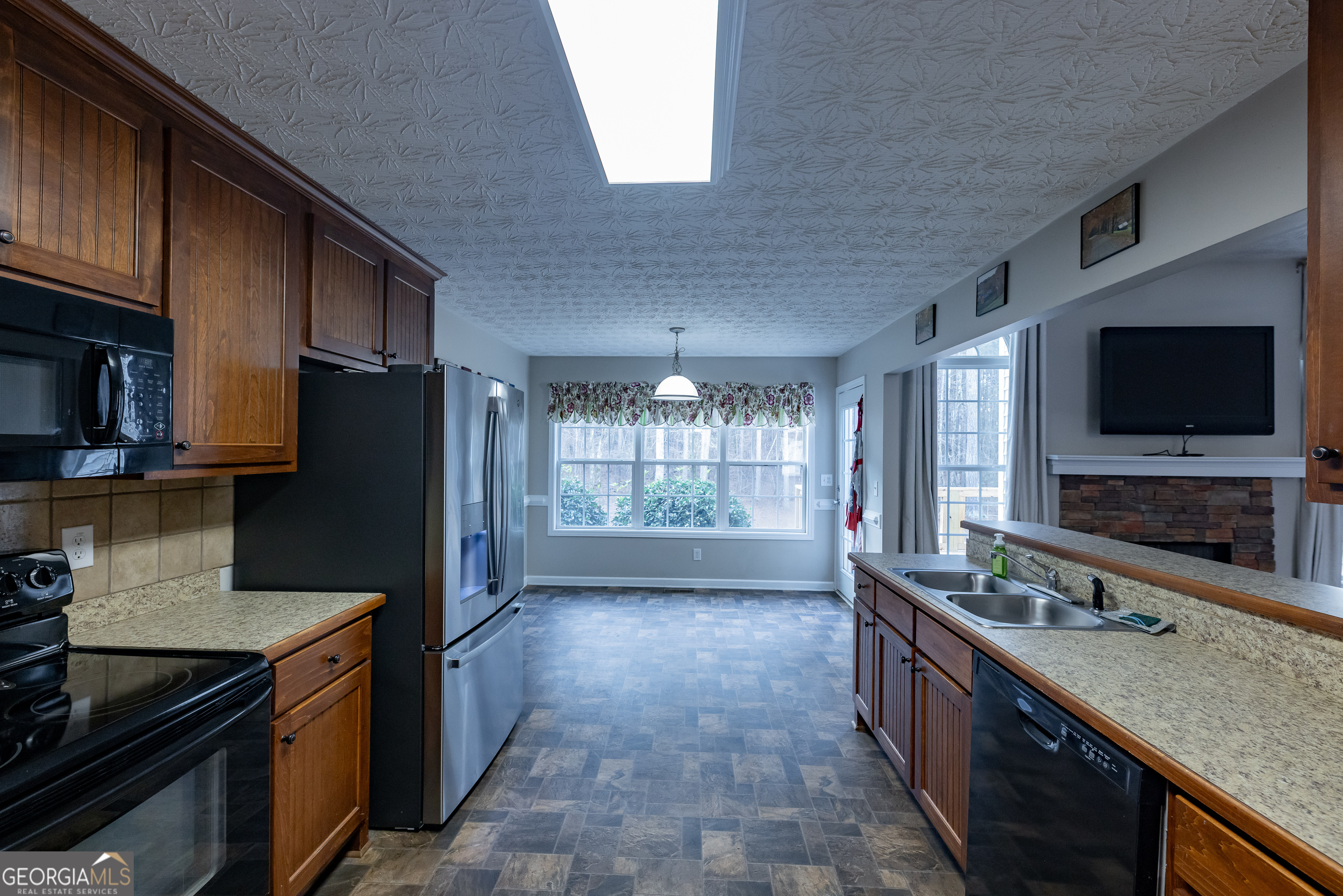 123 Rabbit Run Drive Meansville, GA 30256 - Photo 11 of 101