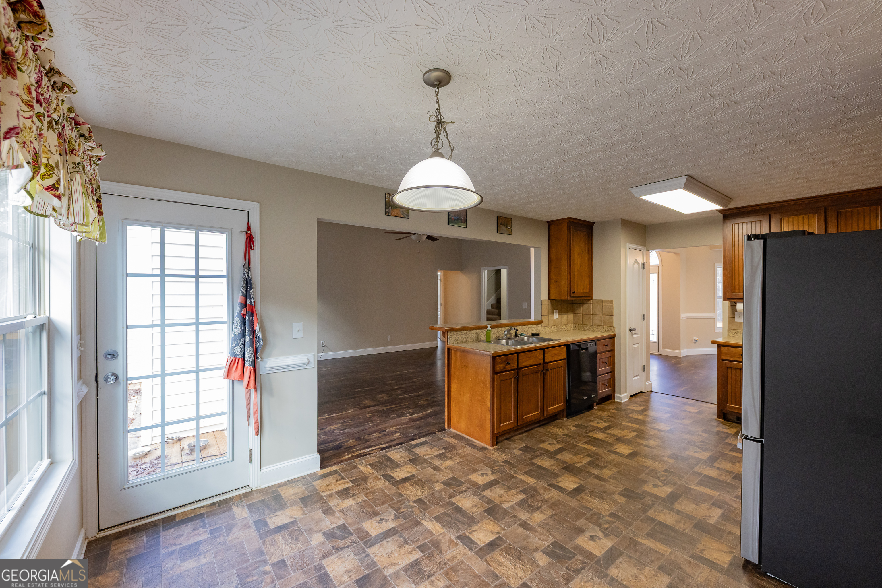 123 Rabbit Run Drive Meansville, GA 30256 - Photo 10 of 101