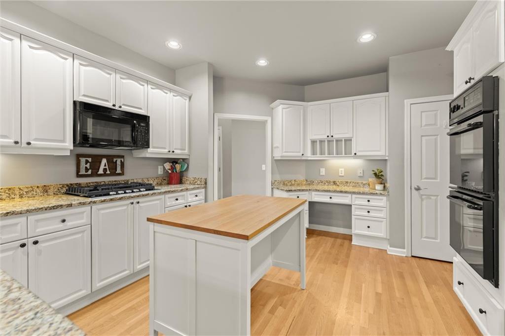 321 Ironhill Trace Woodstock, GA 30189 - Photo 8 of 75