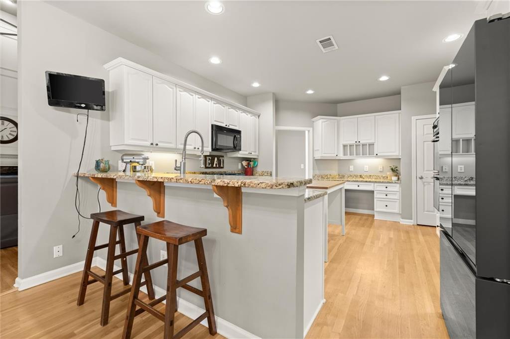 321 Ironhill Trace Woodstock, GA 30189 - Photo 10 of 75