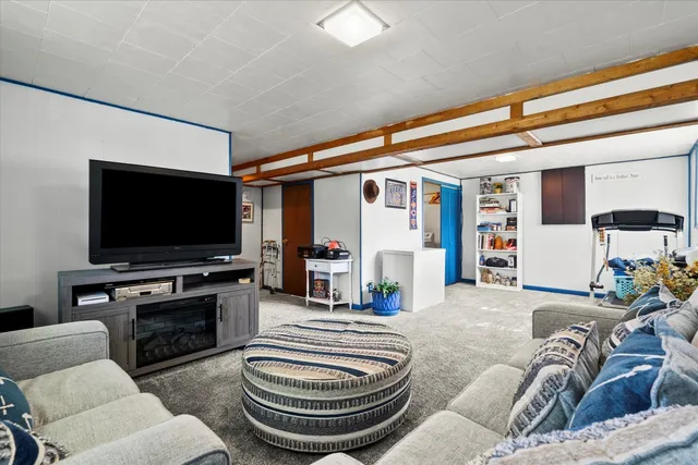 $335,000 | 804 Bussey Court, Streamwood, IL 60107