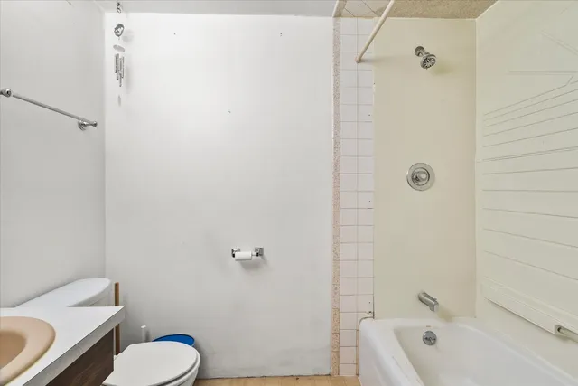 $335,000 | 804 Bussey Court, Streamwood, IL 60107