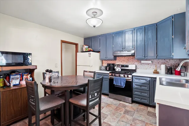 $335,000 | 804 Bussey Court, Streamwood, IL 60107