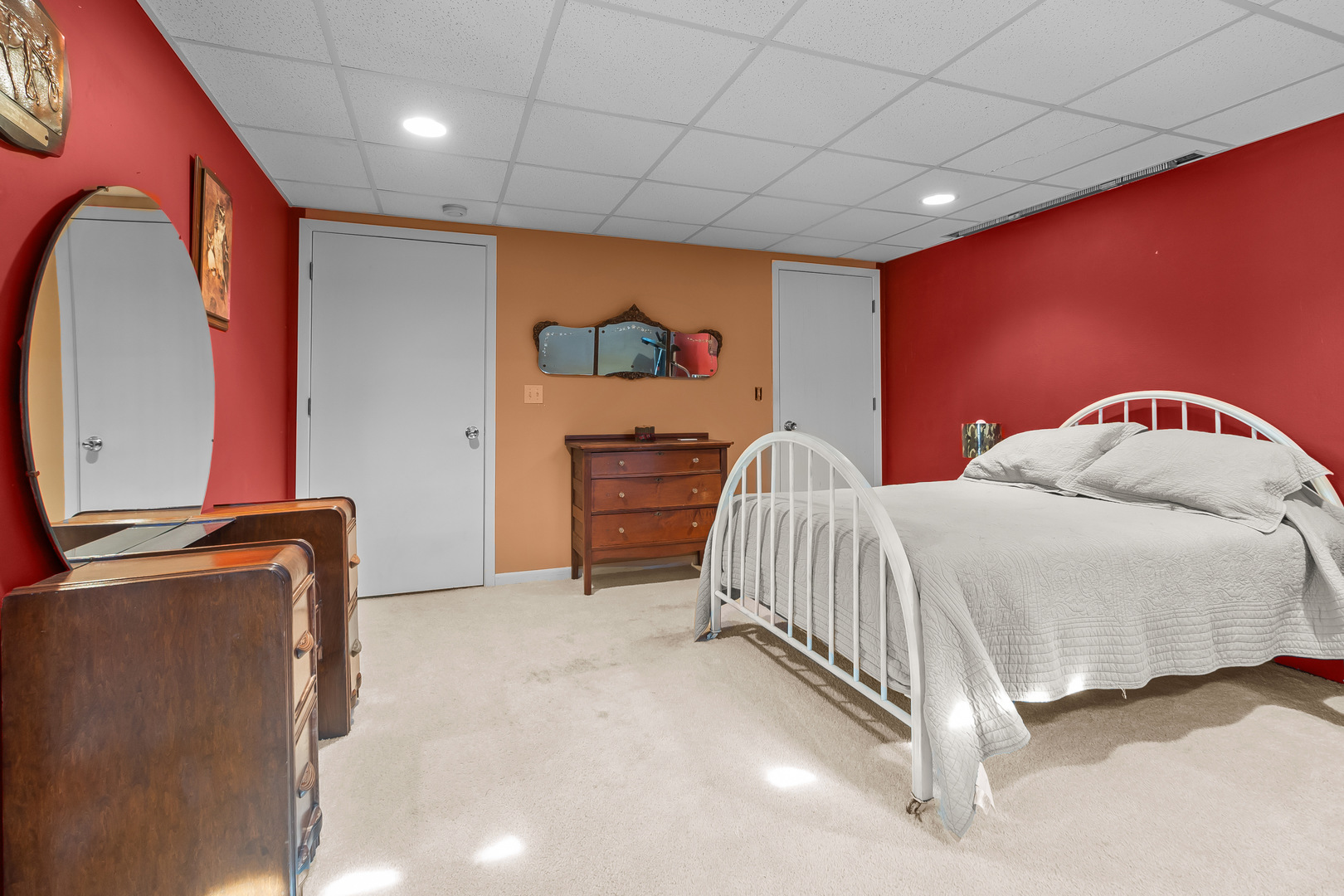 1306 Garfield Road Harvard, IL 60033 - Photo 25 of 38 a bedroom with a bed and a dresser