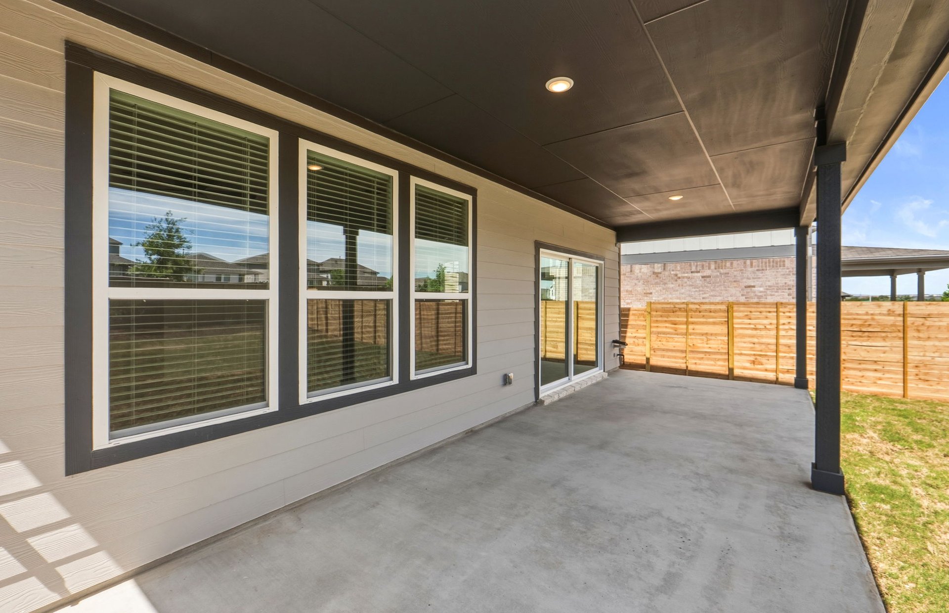 528 Knot Drive Leander, TX 78641 - Photo 23 of 29 a view of an empty room with a window
