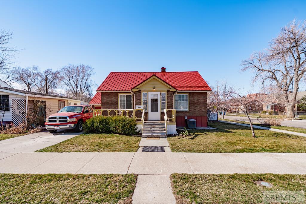 557 North 9th Avenue Pocatello, ID 83201 - Photo 1 of 1 Main View