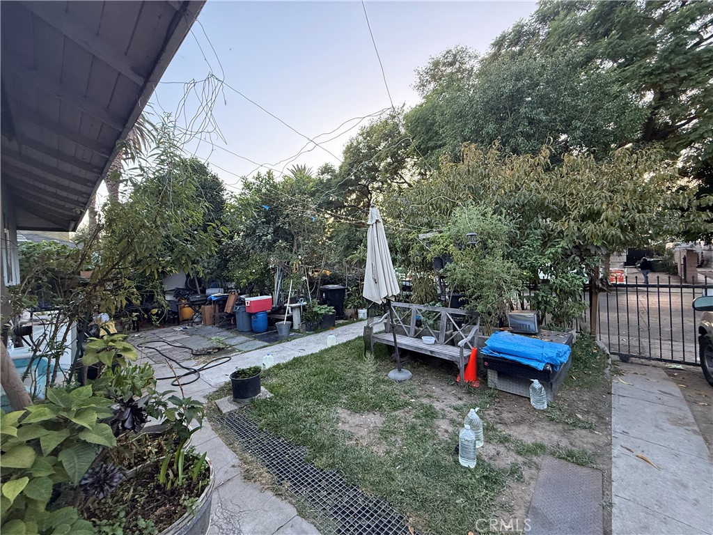 4020 Trinity Street Los Angeles, CA 90011 - Photo 18 of 22 a view of outdoor space and patio