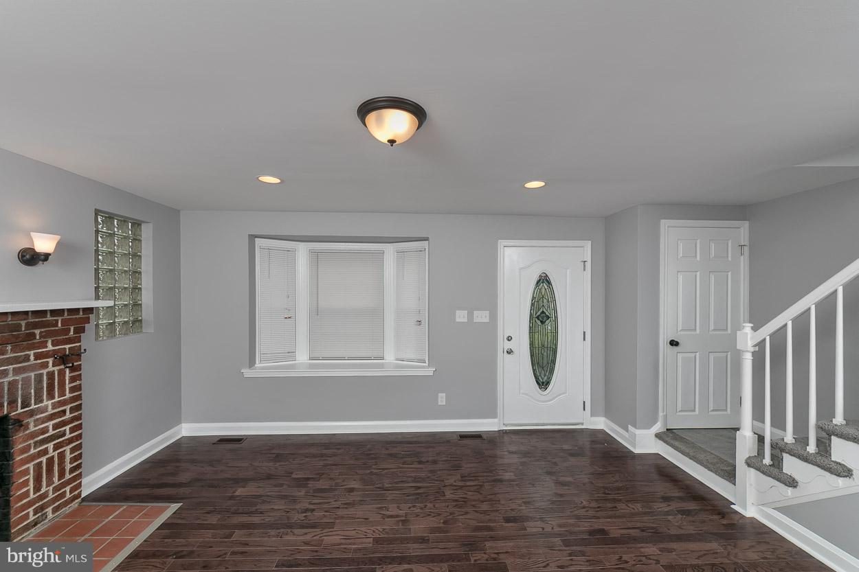 1901 Crestview Road Baltimore, MD 21239 - Photo 5 of 30 an empty room with window
