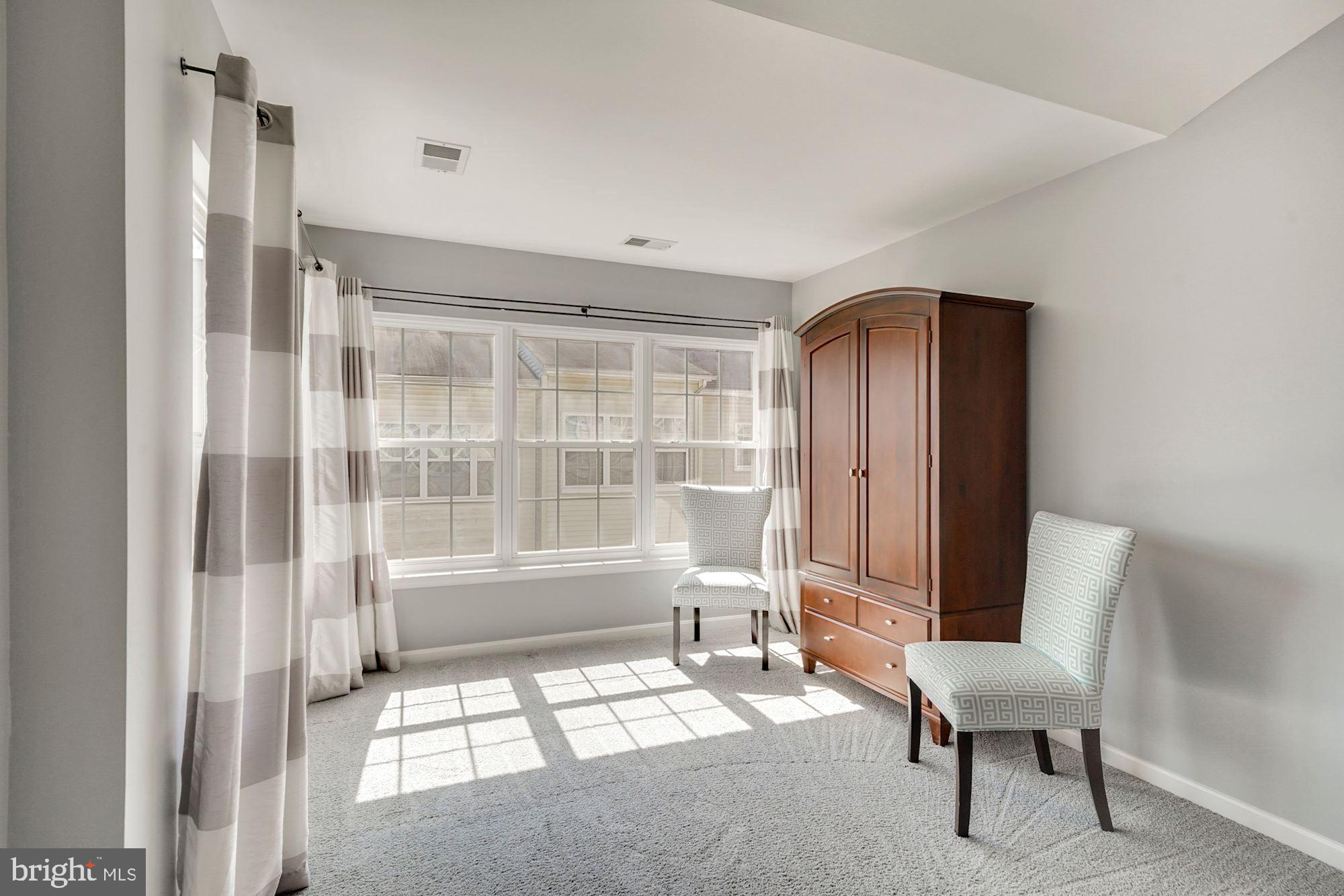 7327 Oldham Leeds Way Springfield, VA 22150 - Photo 23 of 50 Additional sitting area/office with lots of light