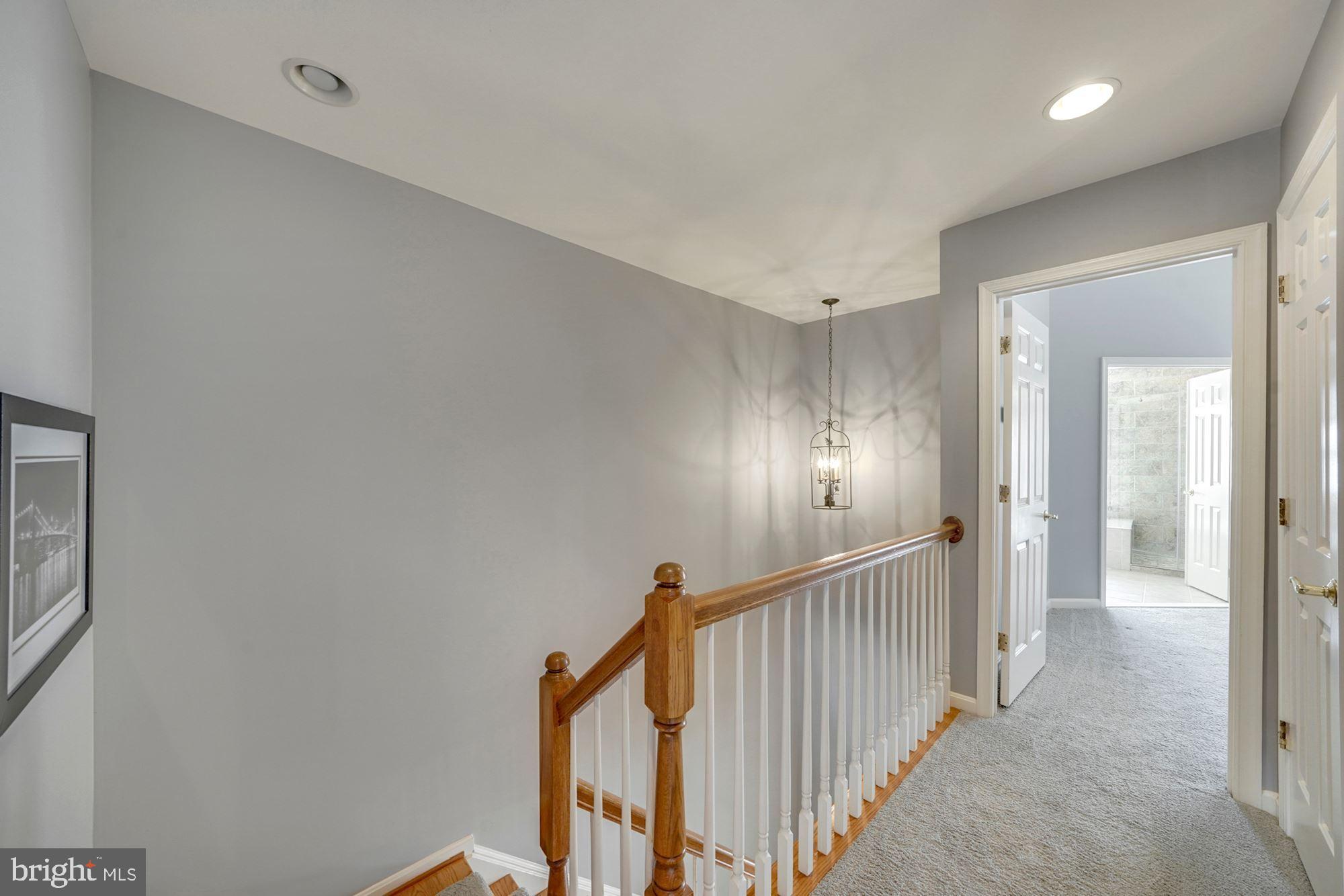 7327 Oldham Leeds Way Springfield, VA 22150 - Photo 32 of 50 Upper level hallway