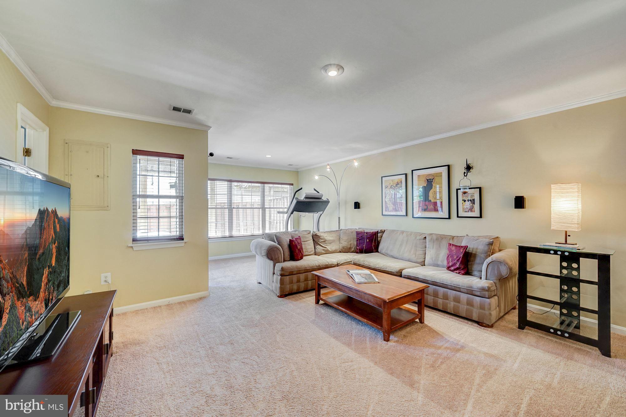 7327 Oldham Leeds Way Springfield, VA 22150 - Photo 35 of 50 Great space to hang out or entertain