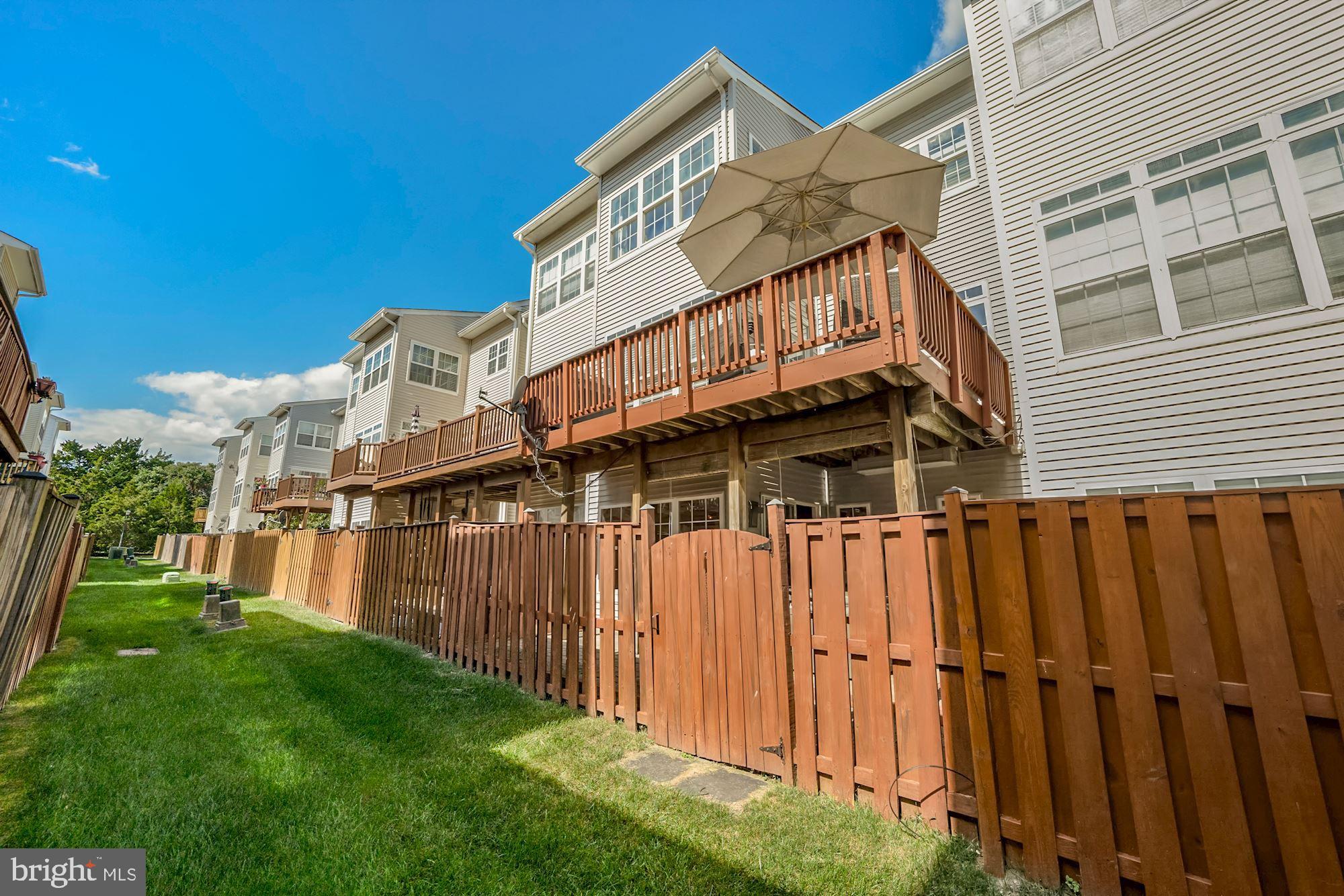 7327 Oldham Leeds Way Springfield, VA 22150 - Photo 44 of 50 Common green space behind townhome