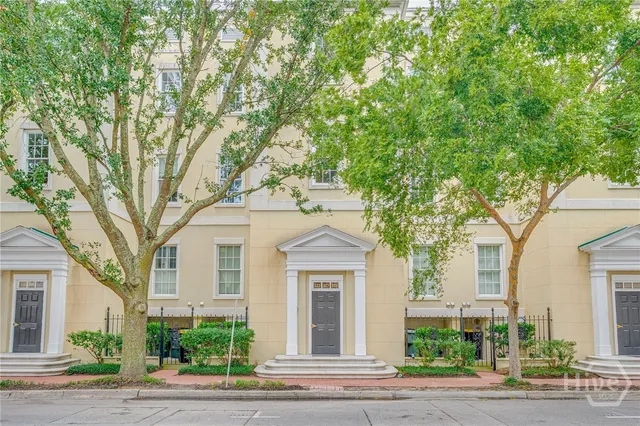 $750,000 | 329 West Charlton Street, Savannah, GA 31401