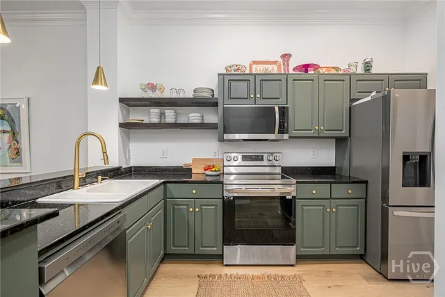 $750,000 | 329 West Charlton Street, Savannah, GA 31401