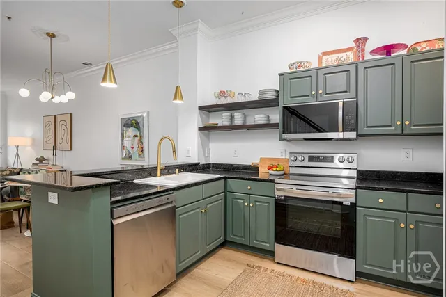 $750,000 | 329 West Charlton Street, Savannah, GA 31401