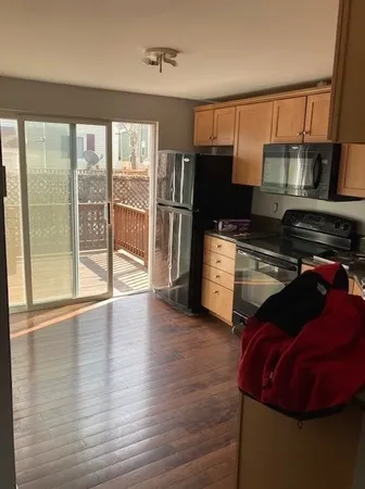 $3,100 | 17 Park Place, Unit C, Somerville, MA 02143